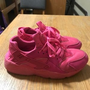 PINK NIKE HUARACHE